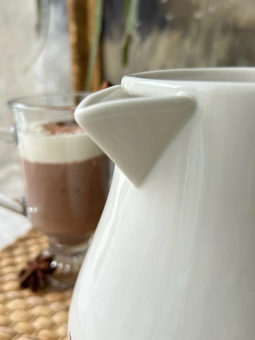 🌴Shapely Williams Sonoma Bonjour Hot Chocolate Ceramic Pot/Pitcher